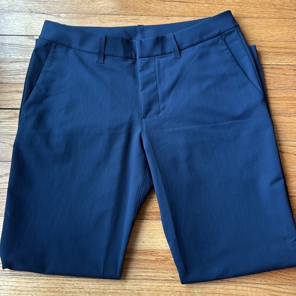 Lululemon Men’s Suit - Picture 6 of 6